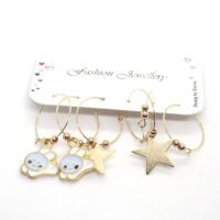 Toptan Altın Renk Beyaz Mavi Mineli Gülen El Yıldız Figurlu Kombin Küpe 705