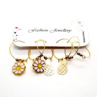 Toptan Altın Renk Mineli Papatya Figurlu Kombin Küpe 639