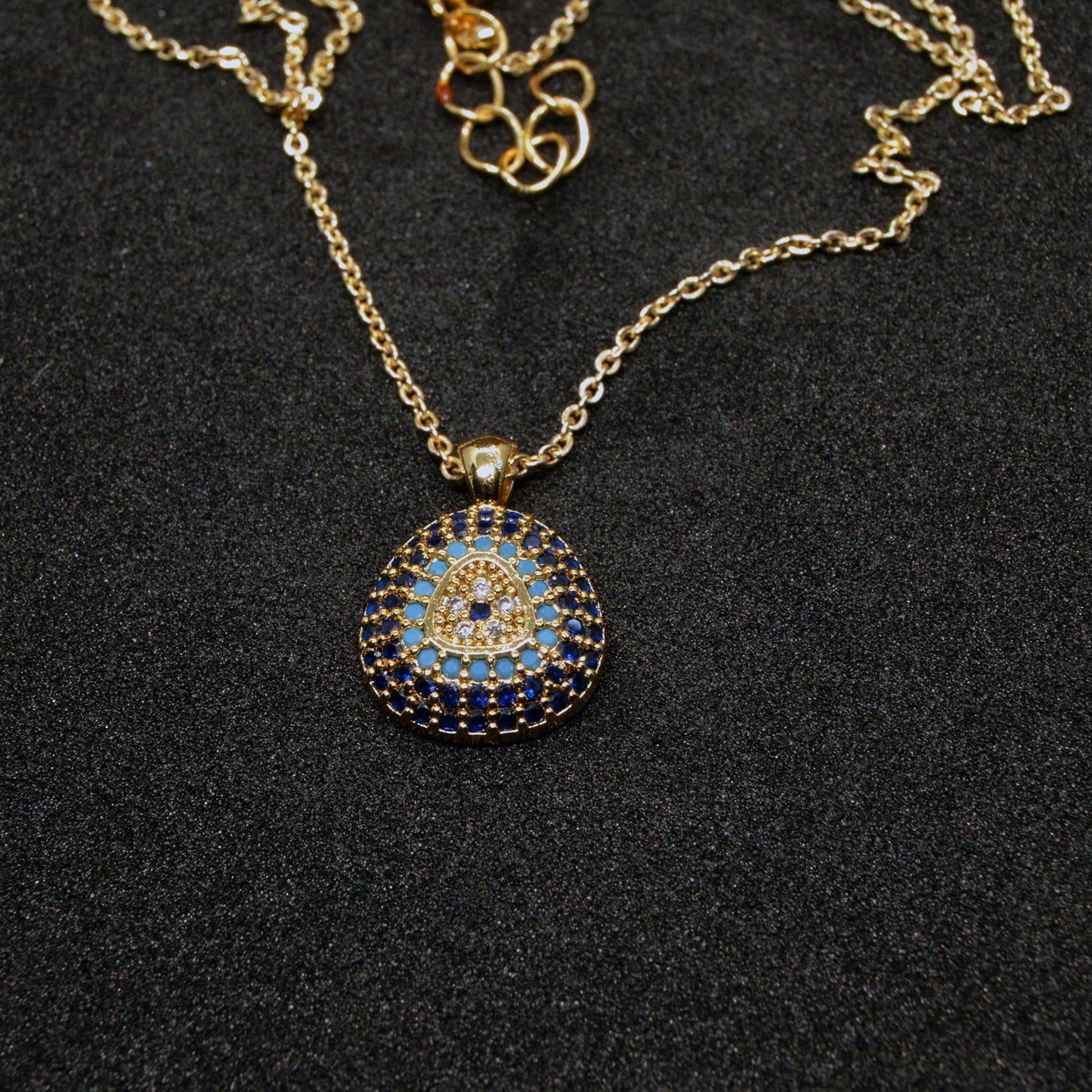 Toptan Altın Renk Zirkon Taşlı Üçgen Göz Kolye 854 3 Toptan Altın Renk Zirkon Taşlı Üçgen Göz Kolye 854