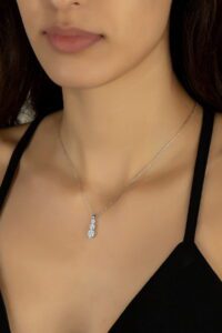 Toptan Gümüş Renk Kolye Zirkon Taşlı Üçtaş Süzme Bayan Kolye 1051