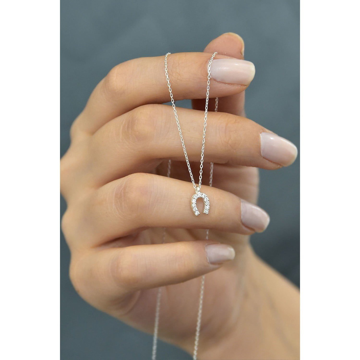 Toptan Gümüş Renk Zirkon Nal Kolye - 1057 4 Toptan Gümüş Renk Zirkon Nal Kolye - 1057 - Görsel 2