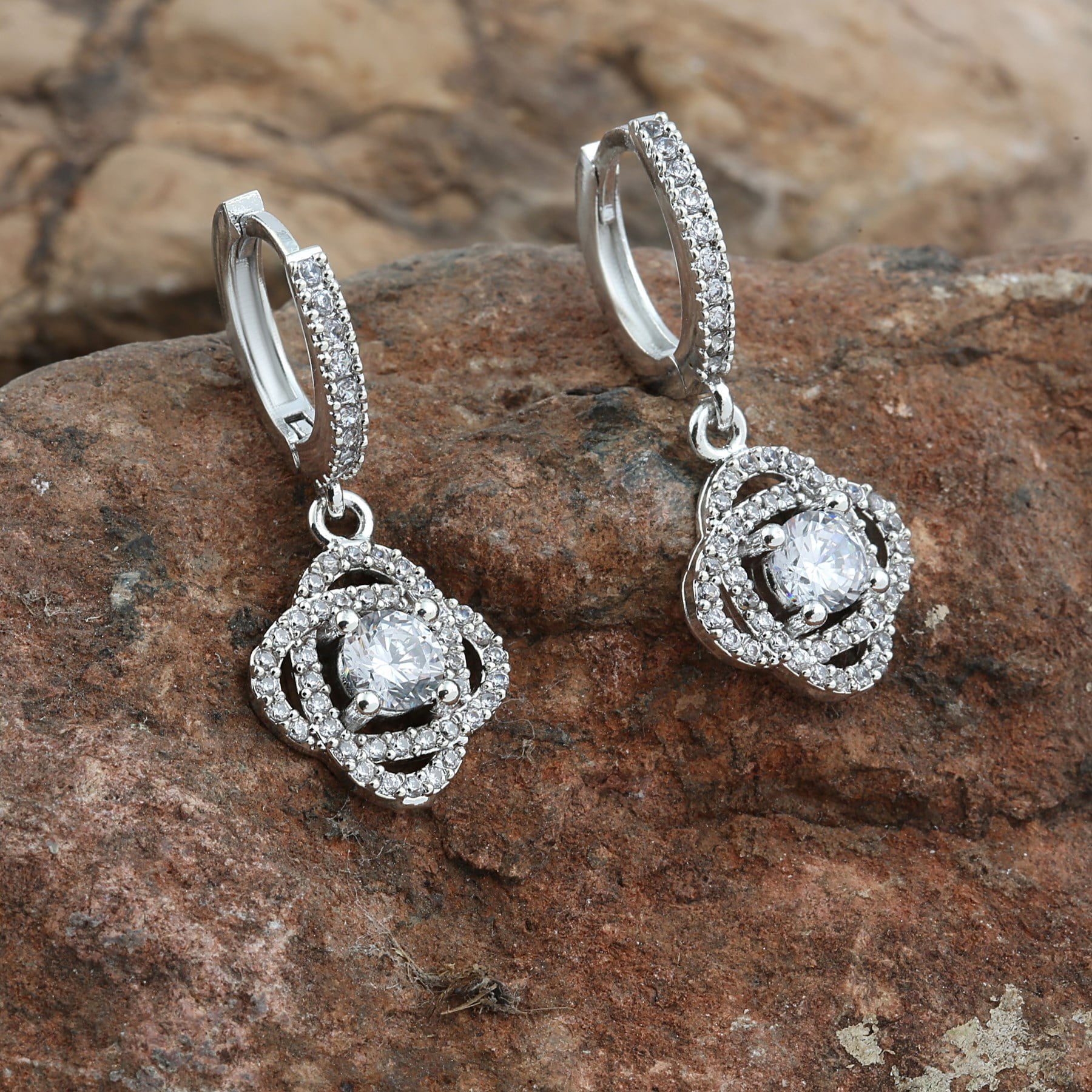 Toptan Gümüş Renk Menğeç Zirkon Küpe -1241 5 Toptan Gümüş Renk Menğeç Zirkon Küpe -1241 - Görsel 3