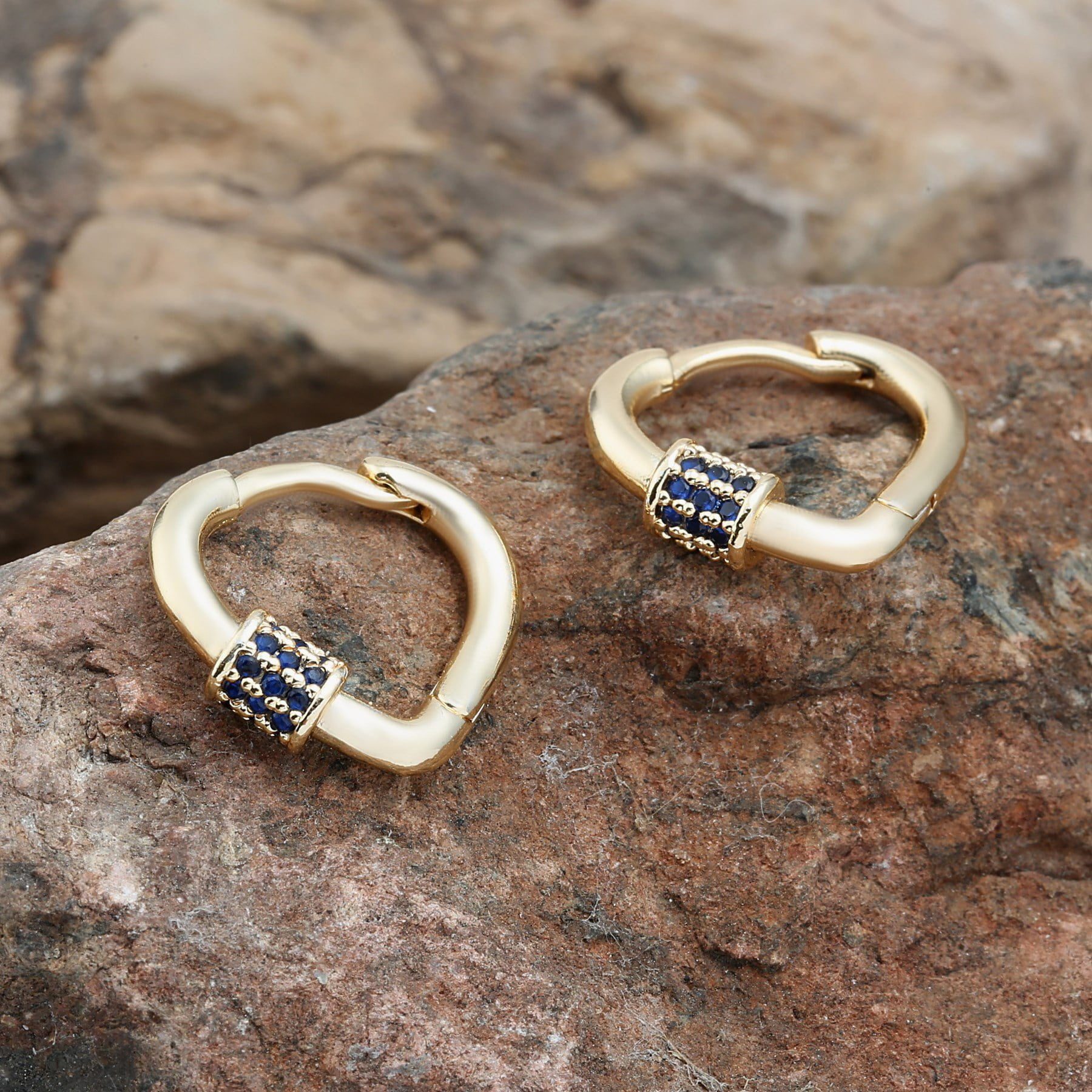 Toptan Altın Renk Mengeç Zirkon Küpe - 1262 5 Toptan Altın Renk Mengeç Zirkon Küpe - 1262 - Görsel 3