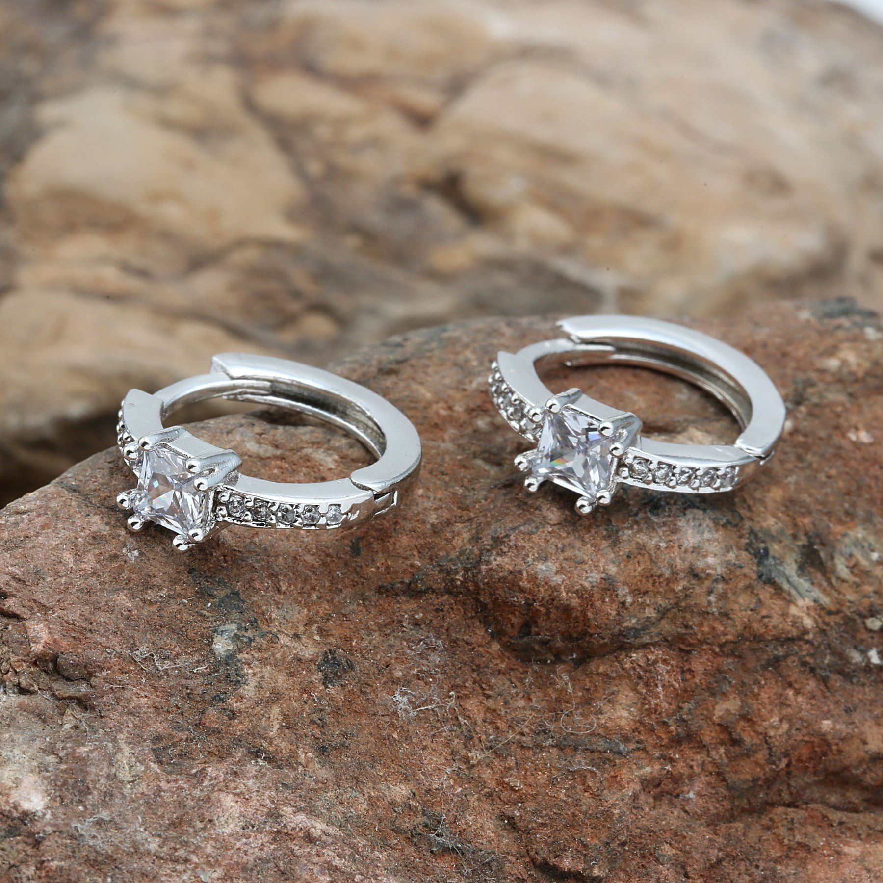 Toptan Gümüş Renk Mengeç Zirkon Küpe - 1257 5 Toptan Gümüş Renk Mengeç Zirkon Küpe - 1257 - Görsel 3