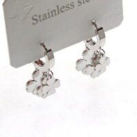 Toptan Gümüş Renk Mengeç Üç Yonca Sallantılı Çelik Küpe - 1586 15 ca8b41a1f97742f8aa2d63f7b18e3908-toptan taki