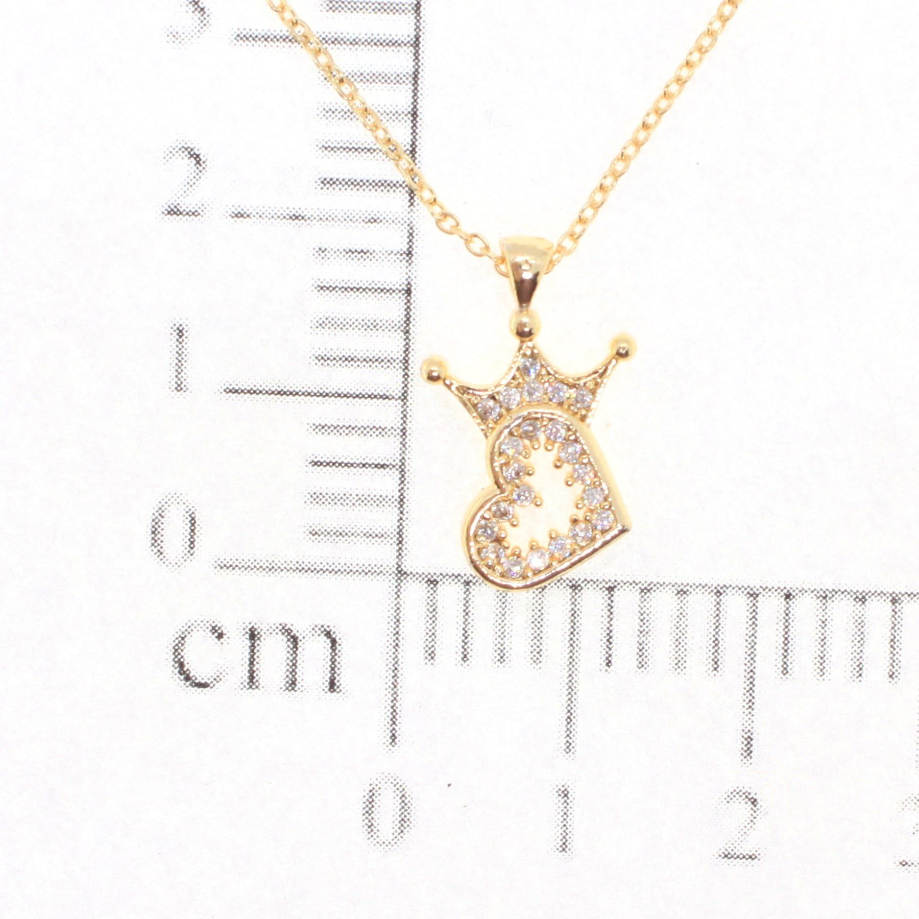 Toptan Altın Renk Zirkon Taşlı Kalp Taç Model Zirkon Kolye - 1783 4 Toptan Altın Renk Zirkon Taşlı Kalp Taç Model Zirkon Kolye - 1783 - Görsel 2