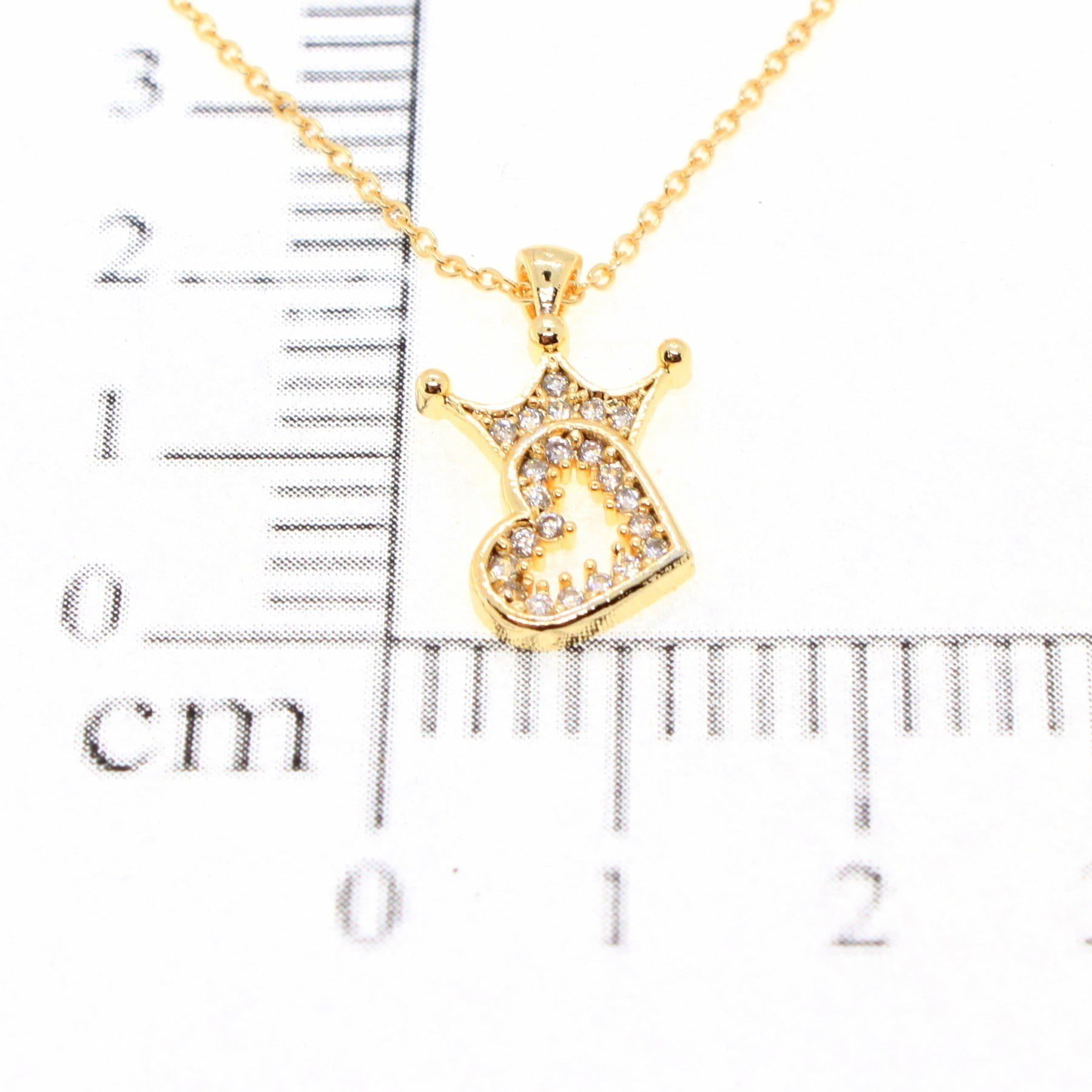 Toptan Altın Renk Zirkon Taşlı Kalp Taç Model Zirkon Kolye - 1783 6 Toptan Altın Renk Zirkon Taşlı Kalp Taç Model Zirkon Kolye - 1783 - Görsel 4