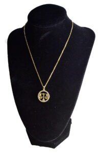 Alternative view of Toptan Altın Renk Terazi Çelik Kolye - 2433