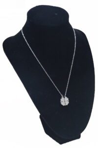 Toptan Gümüş Renk Hareketli Kapalı İken Mıknatıslı Yonca Açılınca Sıralı Kalp Çelik Kolye - 2549 6 cf5c5c1aa8244afb95510078fbf3acb7-toptan taki