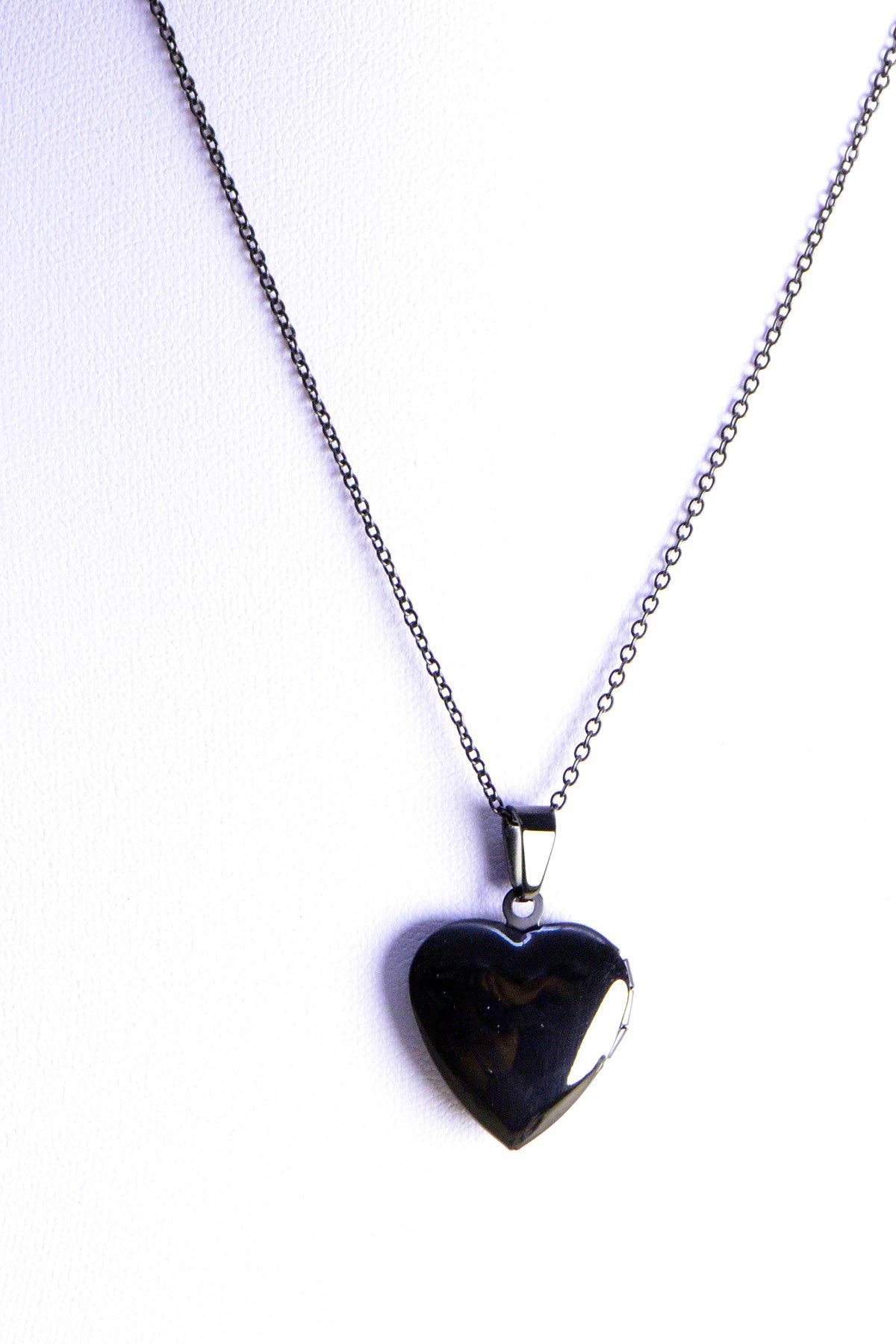 Toptan Siyah Renk Kalp Açılan Çerçeve Kapaklı Çelik Kolye - 2460 7 Toptan Siyah Renk Kalp Açılan Çerçeve Kapaklı Çelik Kolye - 2460 - Görsel 5