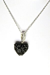 Toptan Gümüş Renk Siyah Kalp Çelik Kolye - 2482 7 ad65a753e3654b87840b0f3e3a198aac-toptan taki