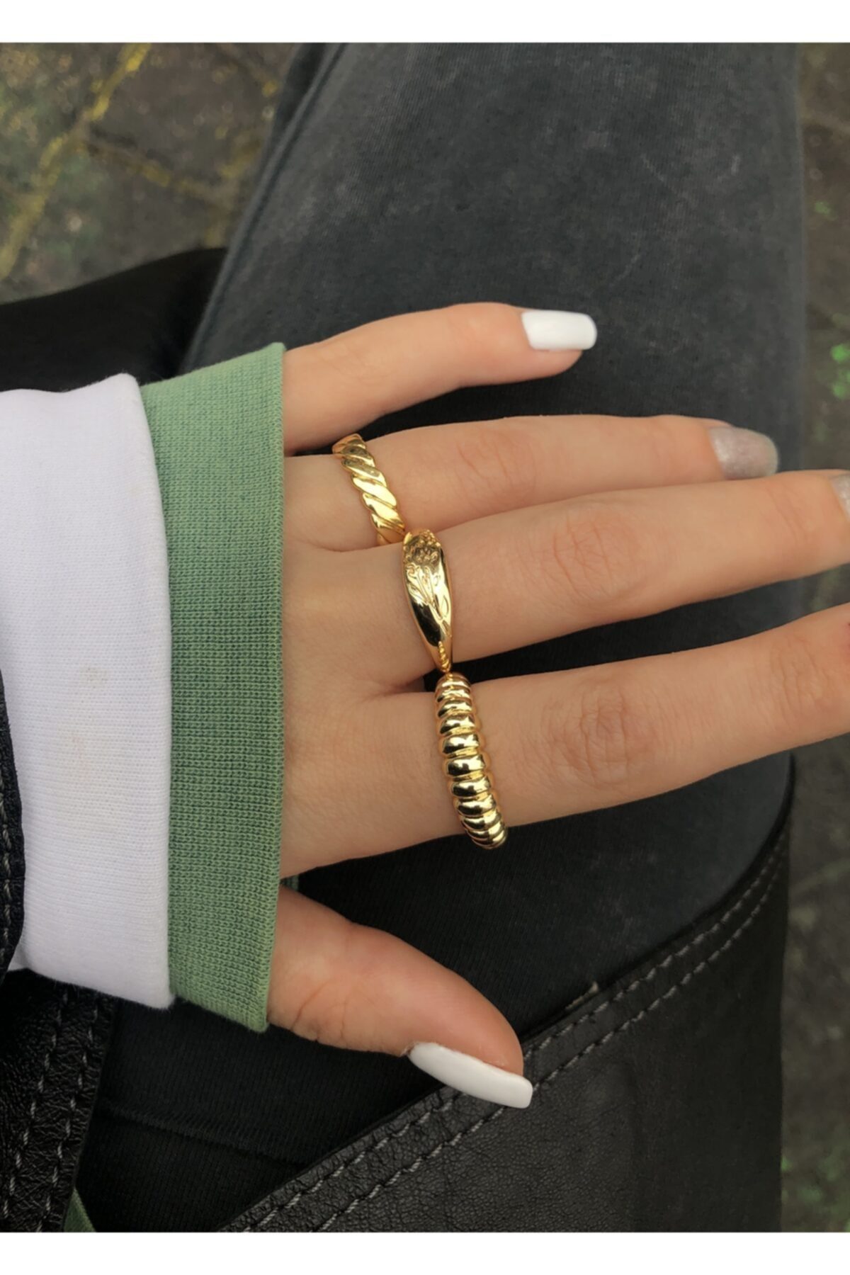 Toptan Altın Renk Zirkon Kalp 3 Lü Yüzük 10 Lu Eklem Ve Çizgili Kalp Kombin Yüzük Seti - 2917 4 Toptan Altın Renk Zirkon Kalp 3 Lü Yüzük 10 Lu Eklem Ve Çizgili Kalp Kombin Yüzük Seti - 2917 - Görsel 2