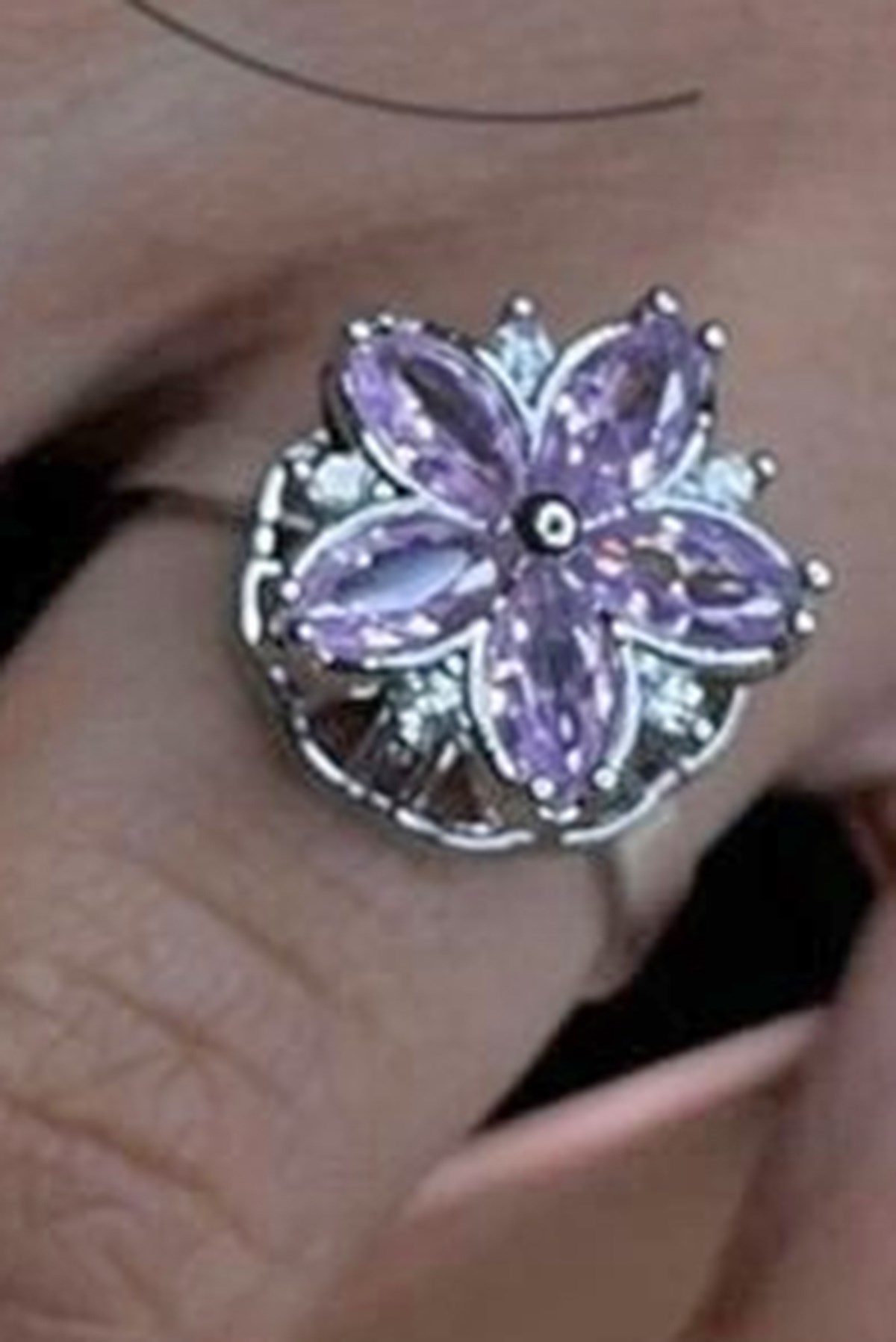 Toptan Gümüş Renk Mor Lotus Model Zirkon Taşlı Çelik Ayarlanabilir Ucu Dönen Çelik Yüzük - 3103 3 Toptan Gümüş Renk Mor Lotus Model Zirkon Taşlı Çelik Ayarlanabilir Ucu Dönen Çelik Yüzük - 3103
