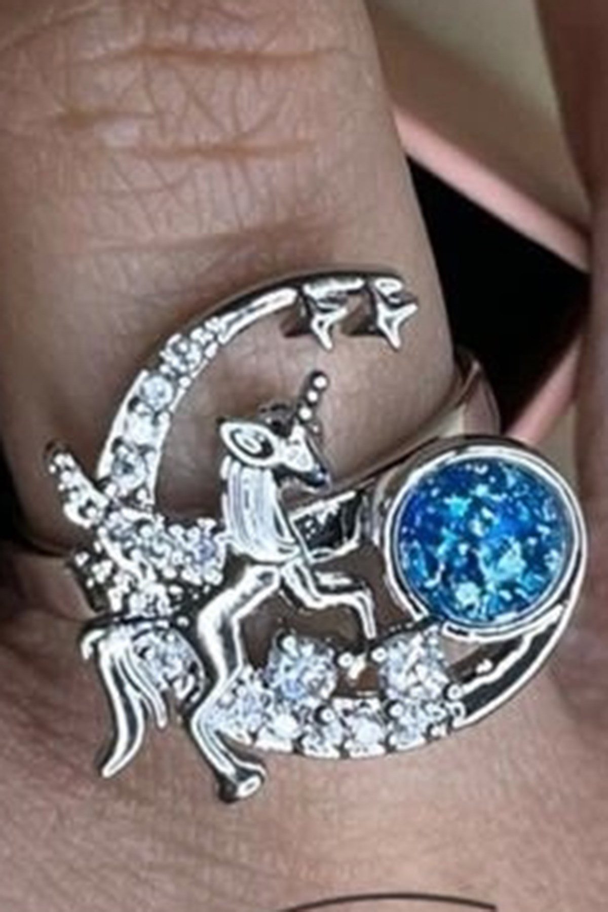 Toptan Gümüş Renk Mavi Küre Ve Unicorn Model Gezegen Zirkon Taşlı Çelik Ayarlanabilir Çelik Yüzük- 3098 3 Toptan Gümüş Renk Mavi Küre Ve Unicorn Model Gezegen Zirkon Taşlı Çelik Ayarlanabilir Çelik Yüzük- 3098