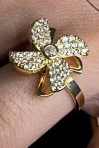 Toptan Altın Renk Dört Yaprak Model Zirkon Taşlı Çelik Ayarlanabilir Ucu Dönen Çelik Yüzük - 3088