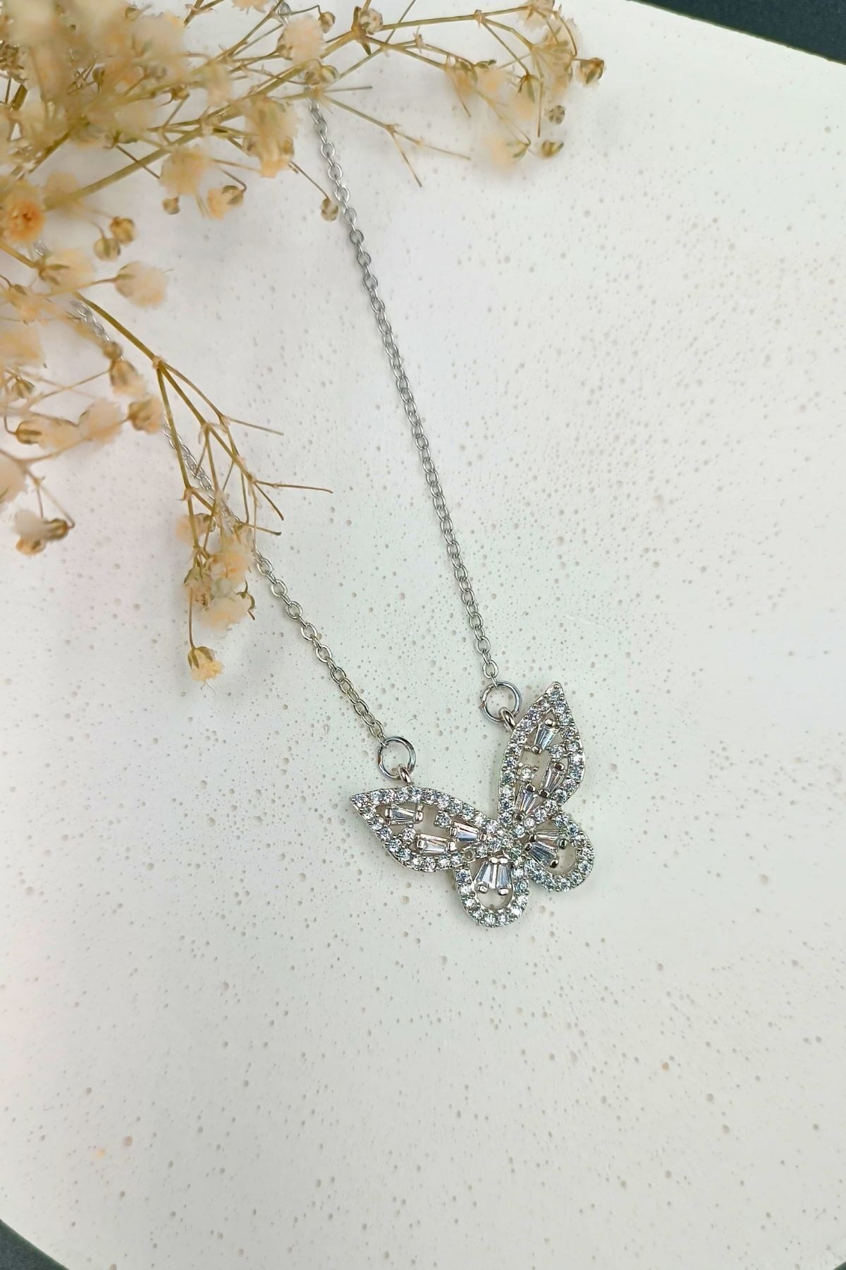 Toptan Gümüş Renk Kelebek Kararma Yapmaz Çelik Kolye- 3183 6 Toptan Gümüş Renk Kelebek Kararma Yapmaz Çelik Kolye- 3183 - Görsel 4