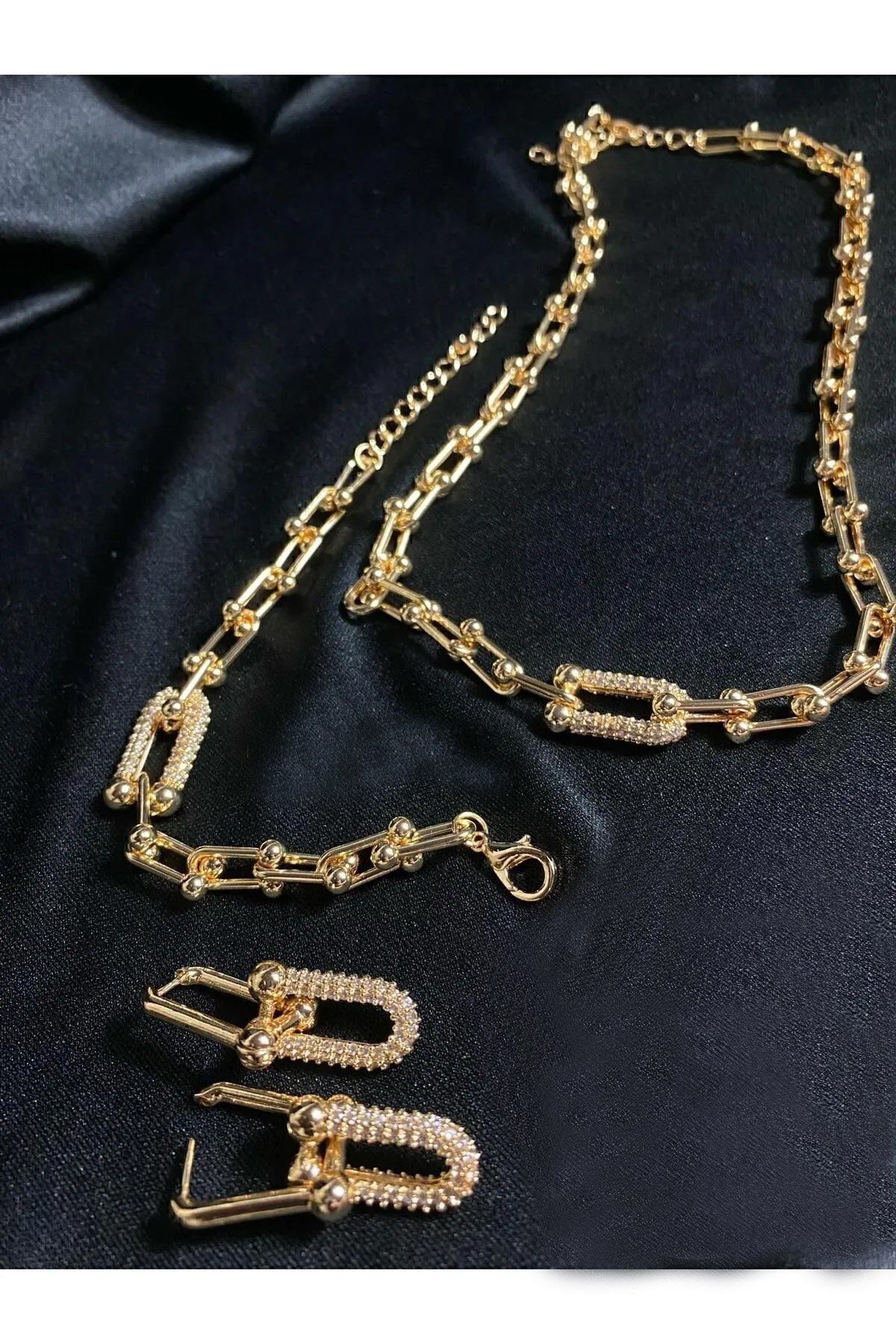 Toptan Altın Renk Tiffany Zincir Zirkon Taşlı Kolye Bileklik Küpe 3lü Zirkon Takım - 3204 2 Toptan Altın Renk Tiffany Zincir Zirkon Taşlı Kolye Bileklik Küpe 3lü Zirkon Takım - 3204
