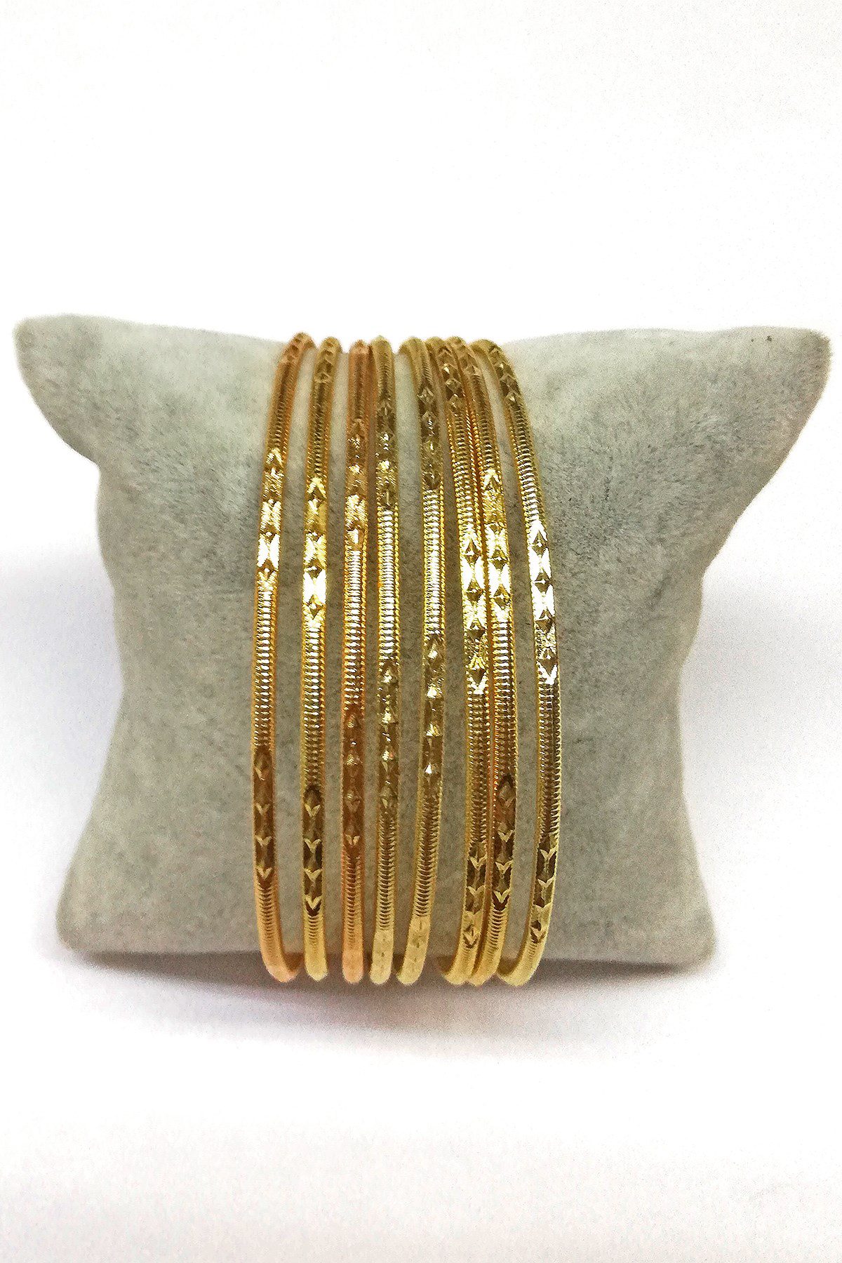 Toptan Altın Renk 22 Ayar Kaplama Baklava Desenli Ajda Bilezik 22 Cm. 3 Adet - 3286 6 Toptan Altın Renk 22 Ayar Kaplama Baklava Desenli Ajda Bilezik 22 Cm. 3 Adet - 3286 - Görsel 4