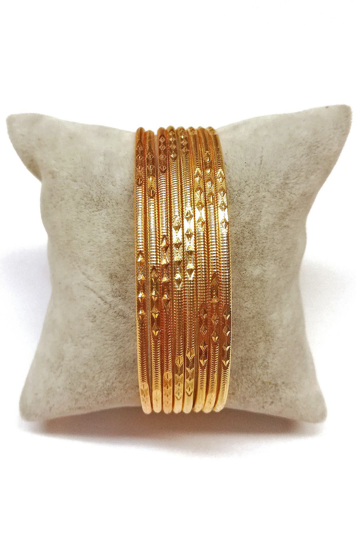 Toptan Altın Renk 22 Ayar Kaplama Baklava Desenli Ajda Bilezik 22 Cm. 3 Adet - 3286 5 Toptan Altın Renk 22 Ayar Kaplama Baklava Desenli Ajda Bilezik 22 Cm. 3 Adet - 3286 - Görsel 3