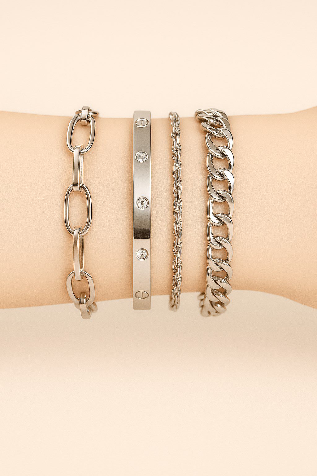 Toptan Gümüş Renk Dikdörtgen Taşlı Kartier Burgu Cadena Zincir Kombin Bileklik - 3372 4 Toptan Gümüş Renk Dikdörtgen Taşlı Kartier Burgu Cadena Zincir Kombin Bileklik - 3372 - Görsel 2