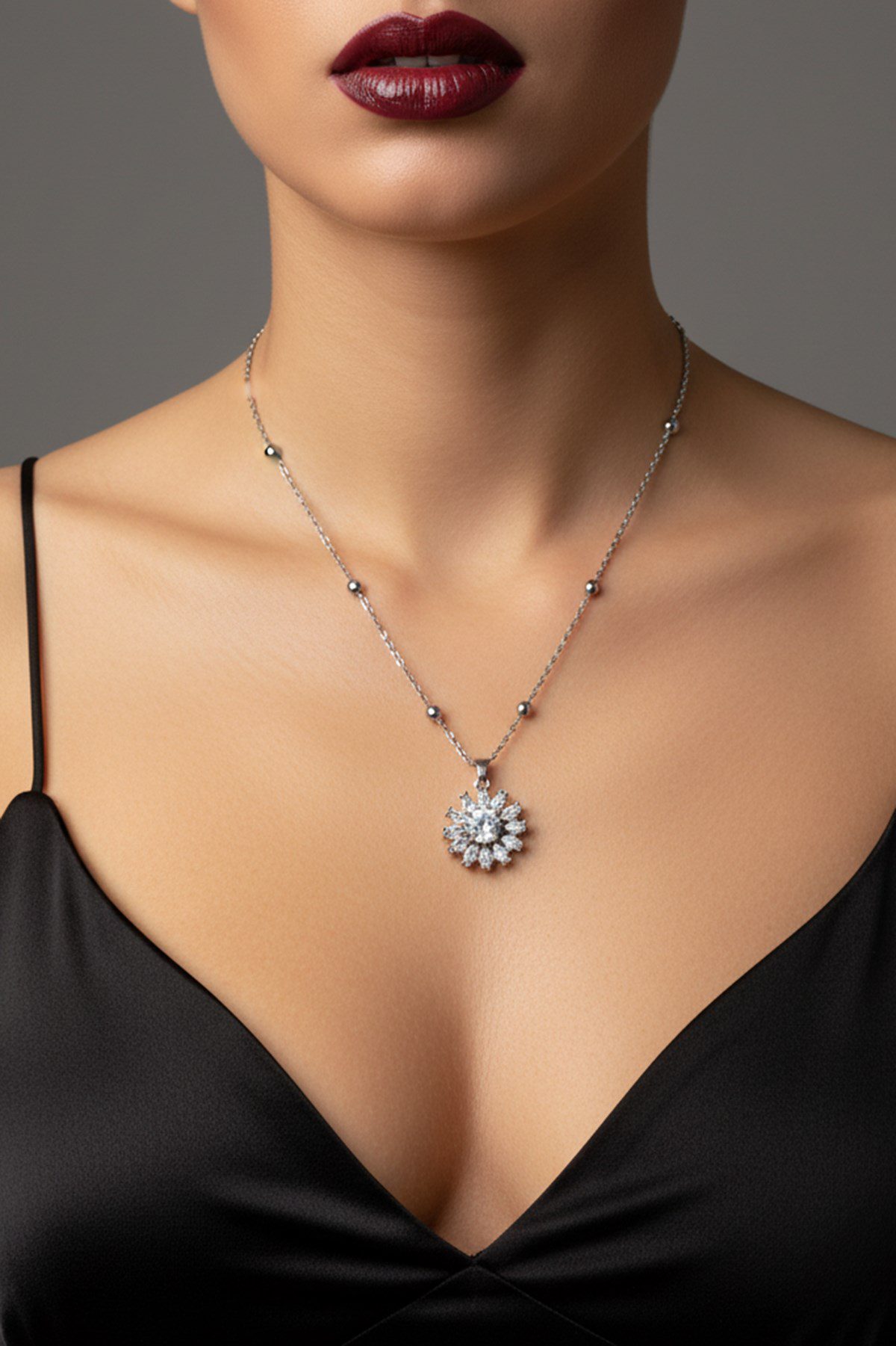 Toptan Gümüş Renk Yuvarlak Mekik Taşlı Model Top Zincir Çelik Kolye- 3766 3 Toptan Gümüş Renk Yuvarlak Mekik Taşlı Model Top Zincir Çelik Kolye- 3766