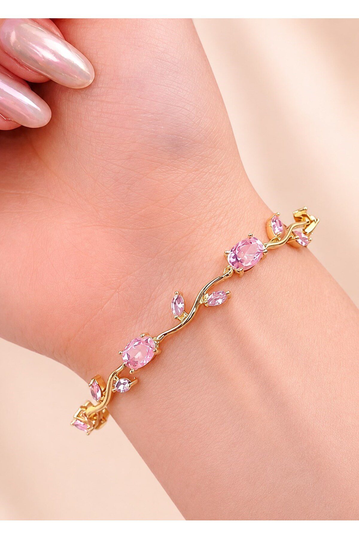 Toptan Altın Renk Pembe Renkli Zirkon Taşlı Lale Çelik Bileklik - 3924 7 Toptan Altın Renk Pembe Renkli Zirkon Taşlı Lale Çelik Bileklik - 3924 - Görsel 5