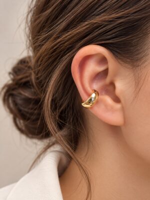 Toptan Altın Renk Kadın Düz Parlak Cuff 6 Mm Uzunlukta Kıkırdak Çelik Küpe - 3958