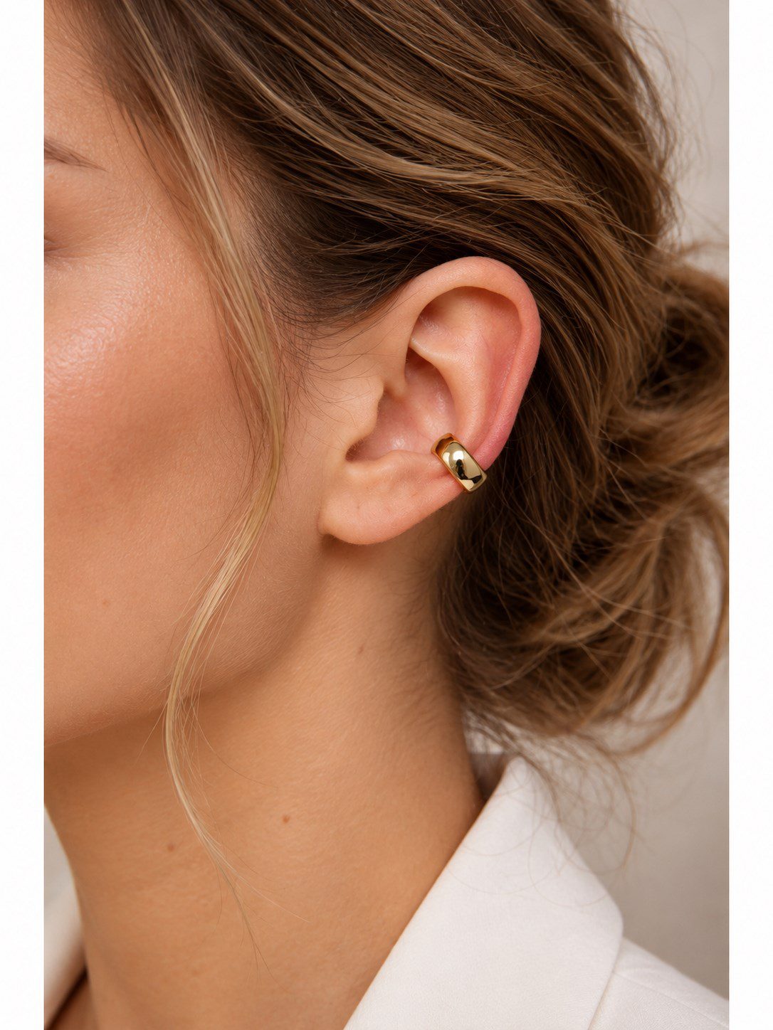Toptan Altın Renk Kadın Düz Parlak Cuff 6 Mm Uzunlukta Kıkırdak Çelik Küpe - 3958 4 Toptan Altın Renk Kadın Düz Parlak Cuff 6 Mm Uzunlukta Kıkırdak Çelik Küpe - 3958 - Görsel 2