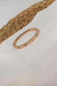 Alternative view of Toptan Alaşım kartier Kelepçe Taşlı Bileklik Rose