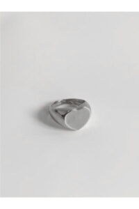 Alternative view of Toptan Kadın Gümüş Kalpli Plaka Yüzük