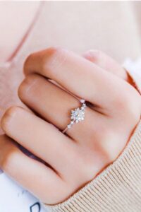 Toptan Gümüş Kaplama Kristal Kar Tanesi Motifli Zirkon Taşlı Kadın Yüzükzirkon 7 68abb38c3d3c4bb8b6697a0f943b7eea-toptan taki