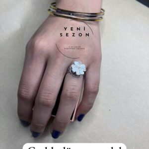 Toptan Gümüş Renk Sedefli Yonca Zirkon Ayarlanabilir Ucu Dönen Stres Vip Solmaz Kararmaz Çelik Yüzük - 3072