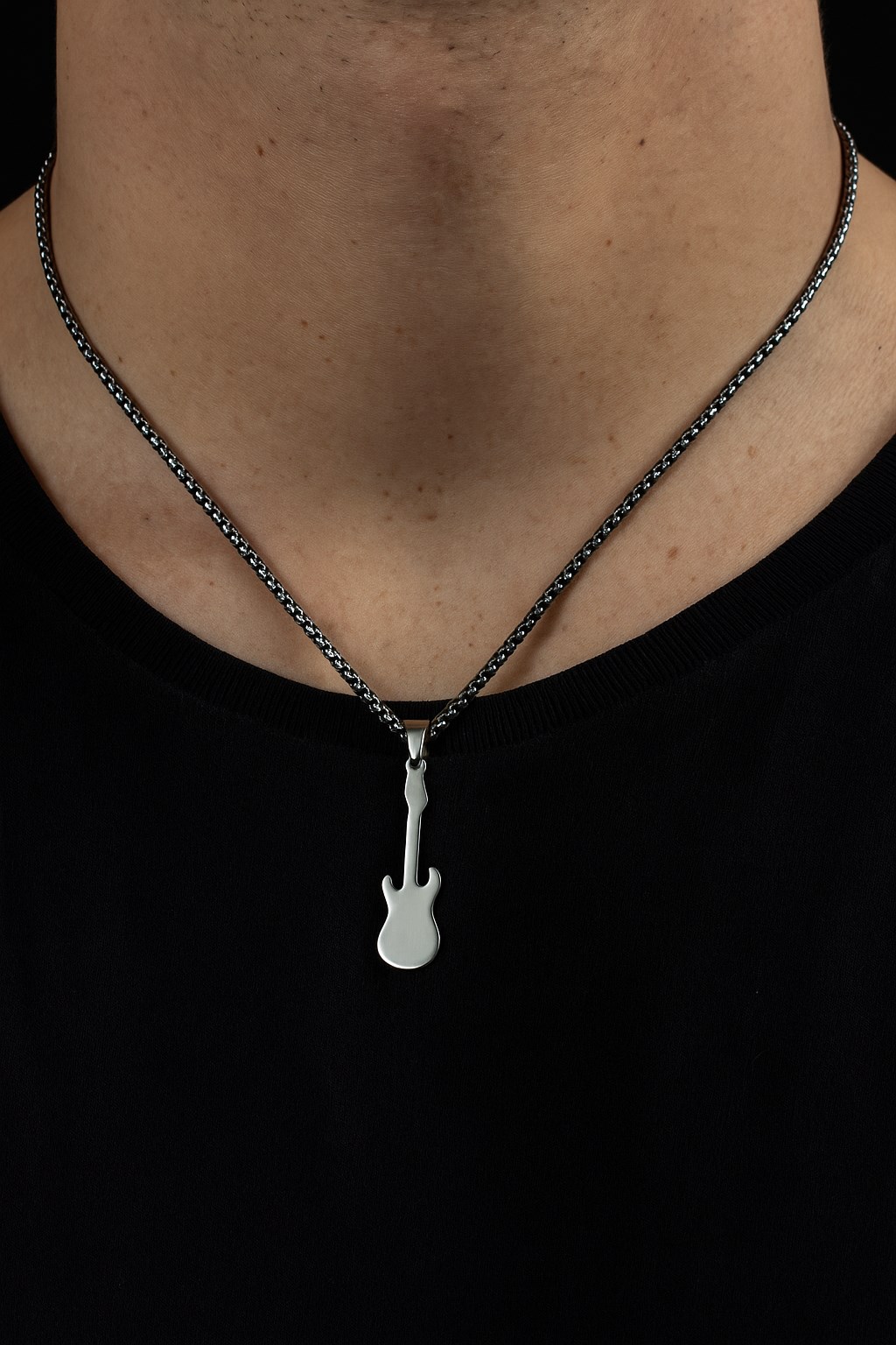 Toptan Gümüş Renk Gitar Model Unisex Arnavut Zincir Çelik Kolye - 3317