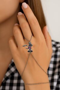 Toptan Gümüş Renk Pembe Taş Fiyonk Çelik Şahmeran - 3560