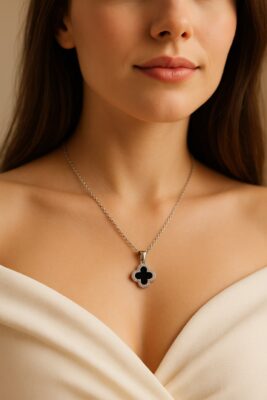 Toptan Gümüş Renk Çift Yönlü Van Cleef Kolye Önü Beyaz Arkası Siyah Sf Zincir Çelik Kolye - 3638