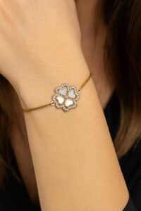 Toptan Altın Renk Van Cleef Yonca Krem Sedef Asansör Çelik Bileklik - 3630