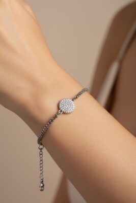 Toptan Gümüş Renk Yuvarlak Beyaz Taşlı Model Arnavut Zincir Çelik Bileklik - 3678