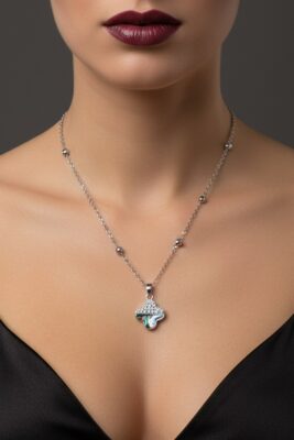 Toptan Gümüş Renk Van Cleef Yonca Taşlı Altı Sedef Model Top Zincir Çelik Kolye-  3776