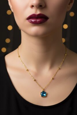 Toptan Altın Renk Mavi Beş Yapraklı Stilize Çiçek Model  Top Zincir Çelik Kolye - 3749