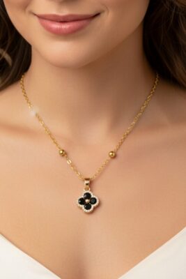 Toptan Altın Renk Siyah Taş Van Cleef Yonca Model Top Zincir Çelik Kolye - 3687
