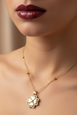 Toptan Altın Renk Beyaz Sedef Van Cleef Yonca Model Top Zincir Çelik Kolye- 3726