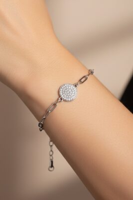 Toptan Gümüş Renk Yuvarlak Beyaz Taşlı Model Ataç Zincir Çelik Bileklik - 3677