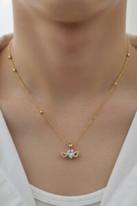 Toptan Altın Renk Beyaz Kalp Taş Kalp Model Top Zincir Çelik Kolye- 3713 9 a397a596ed1a4140b90bb350e446963a-toptan taki