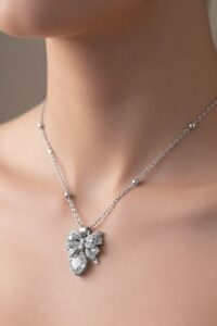 Toptan Gümüş Renk Fiyonk Beyaz Kalp Model Top Zincir Çelik Kolye- 3851 5 69f456c1ed184b85b84bc6173d767432-toptan taki