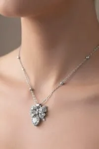 Alternative view of Toptan Gümüş Renk Fiyonk Beyaz Kalp Model Top Zincir Çelik Kolye- 3851