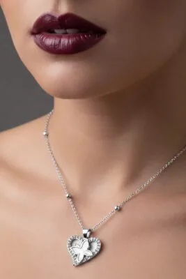 Toptan Gümüş Renk Beyaz Sedef Kalp Kelebek Model Top Zincir Çelik Kolye- 3849